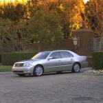 Lexus LS430 2001 года